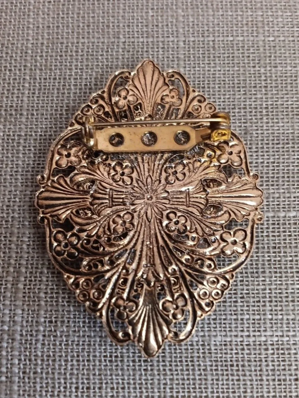 Vintage Gold Filigree Angel Cameo Brooch